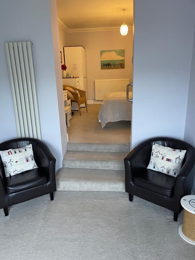 Nythfa Guest House Сондерсфут Экстерьер фото